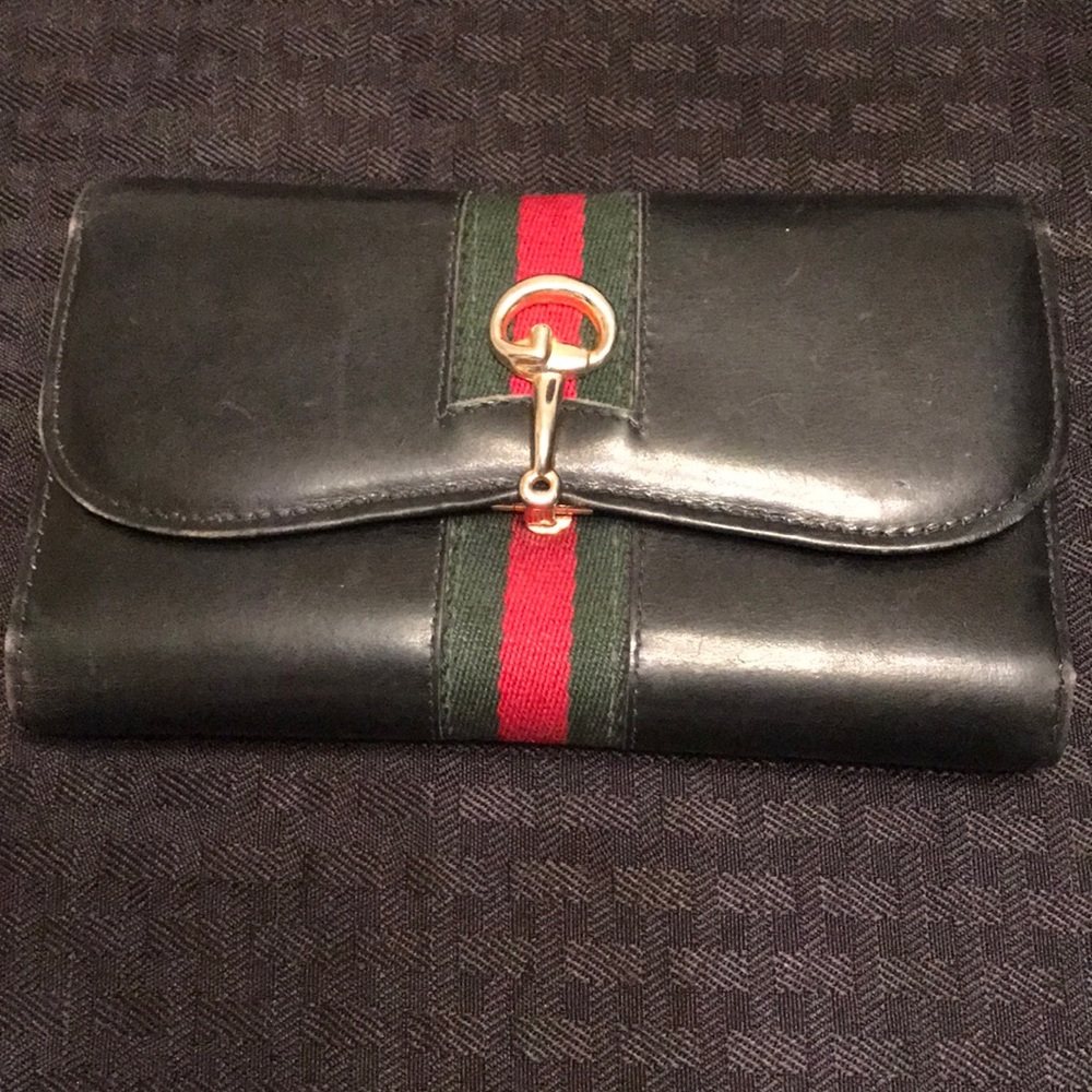 Gucci vintage women’s wallet